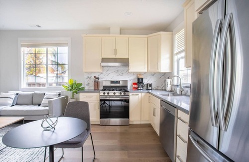 San Jose House | Impeccable San Jose 1BR, close to Museums & Freeways, by Blueground