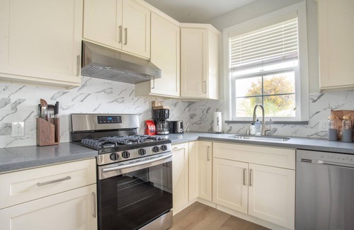 San Jose House | Impeccable San Jose 1BR, close to Museums & Freeways, by Blueground