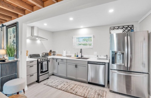 Bonita Shores Cottage | Imperial River Retreat, 1.5m to beach