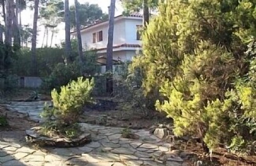 Pals Villa | Imposing 4 bedroom villa with pool, 10 mins walk from sea