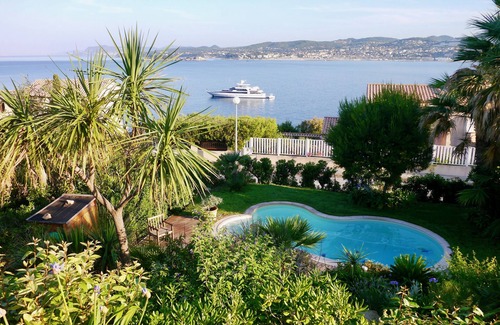 Sanary-sur-Mer Villa | IMPRENSABLE VIEW OF THE SEA Direct access to the sea 50 metres away