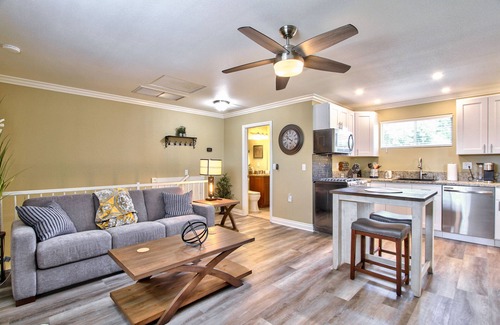 Murrieta House | Impressive 2nd Floor guest house suite near Wine Country