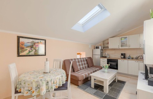 Pican Apartment | Impressive apartment with panoramic views, pool, private parking, barbecue