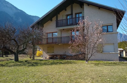 Le Bourg-d'Oisans House | Impressive Detached House, Bike/Ski Fiendly, Spacious Interior, WIFI, Garage