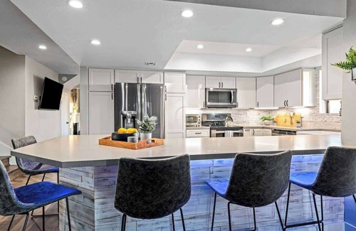 Winter Gardens House | Impressive Hillside Estate Heated Pool+Sunset View