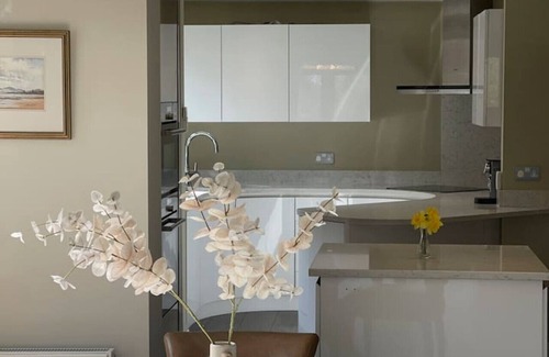 Cambridge House | Impressive large home 5 mins walk to Addenbrookes
