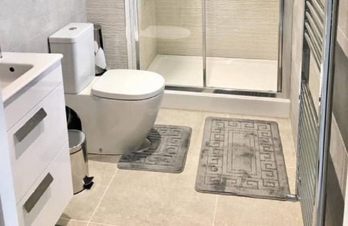 Rhos on Sea Apartment | Impressive Newly Built 2 Bed Apartment