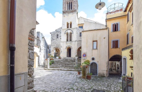 Itri Apartment | In a fantastic location in the romantic village of Itri welcomes you this spacious apartment with a