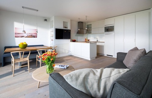 Norderney Apartment | In Absoluter Traumlage in Erster Reihe am Meer Befindet Sich das Haus "columbus"