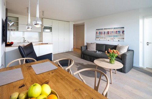 Norderney Apartment | In Absoluter Traumlage in Erster Reihe am Meer Befindet Sich das Haus "columbus"