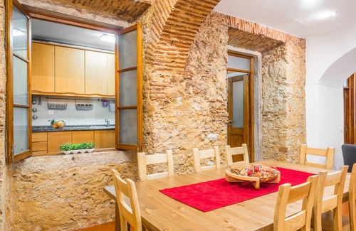 Sacramento Apartment | In Chiado, heart of Lisbon, the space and comfort of a family apartment.