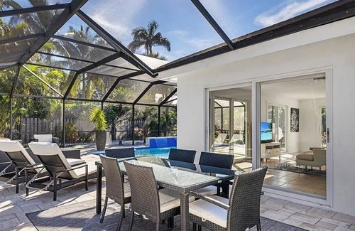 Lake Park House | In Heart of Naples! Beach 1 Mile, Beautiful Resort-Like Backyard Heated Pool!