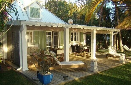 Grand Fond Villa | In Saint-Gilles les Bains villa 'Green Ray' charm, feet in water.