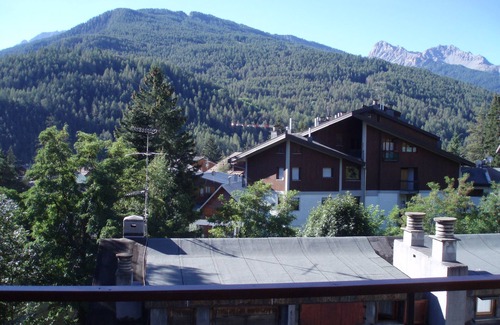 Bardonecchia Apartment | IN THE CENTER but a stone's throw from the woods