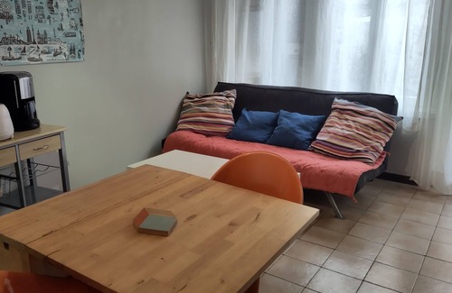 Villeneuve-les-Maguelone Apartment | In the center of the village, very quiet, close to all shops and the beach.