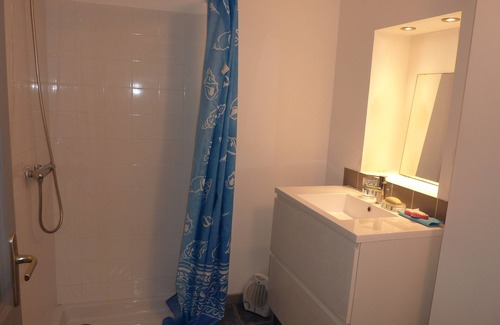 Villeneuve-les-Maguelone House | In the heart of the village, close to all shops, the sea is about 5 km