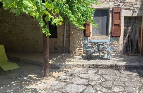 Ispagnac House | In the heart of the Gorges du Tarn conservation area, in Blajoux, the 3 steeples house