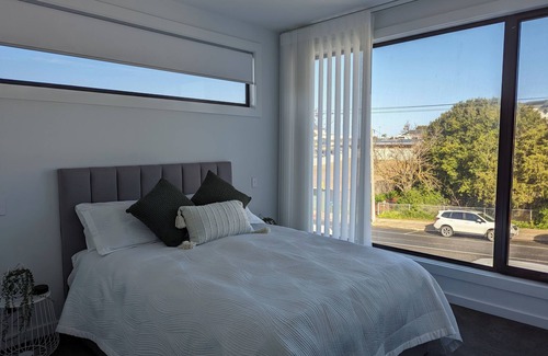 Port Noarlunga House | In the Heart of Port Noarlunga Township and a Minute Walk to Cafes and Beach!