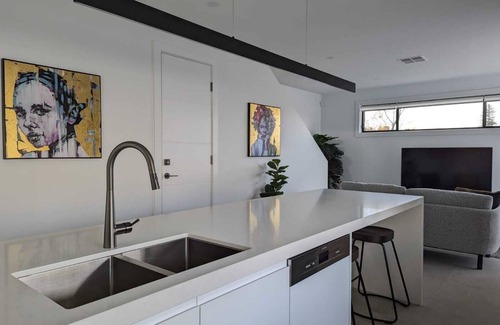 Port Noarlunga House | In the Heart of Port Noarlunga Township and a Minute Walk to Cafes and Beach!