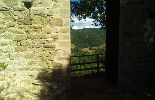 Preggio House | In the heart of Italy, on the border between Tuscany and Marche. In the village of PREGGIO.