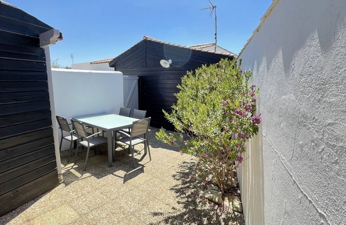 La Flotte House | In the heart of La Flotte - House 4 persons- private Patio - Private parking