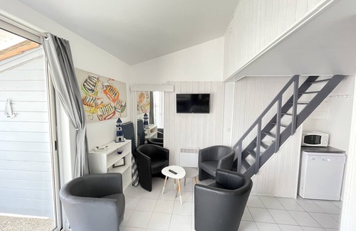 La Flotte House | In the heart of La Flotte - House 4 persons- private Patio - Private parking