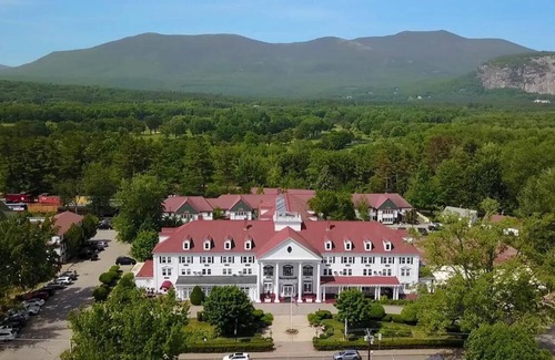 North Conway Apartment | In the HEART of NH FOLIAGE in the heart of FOLIAGE SEASON.