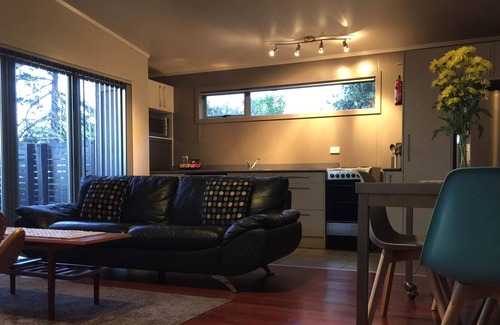 Havelock North House | In the Heart of the Village with Park Views