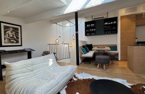 Old Town Apartment | IN THE HEART OF THE VILLAGE OF SAINT-TROPEZ