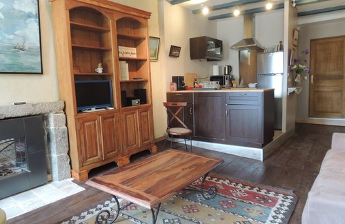 Dinan Apartment | In the heart of the historic center, the painter's house Rated 3 stars