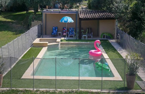 Grambois House | In the heart of the Luberon, spacious house in Grambois, private pool.