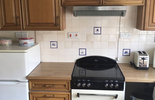 West Runton Cottage | In the heart of the popular seaside village of West Runton, close to all the shops, cafes and beach.