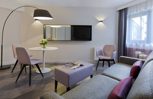 Porte-Dauphine Apartment | In The Heart Of Trocadero 1 Bedroom With Aircon