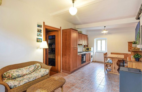 Muro Inferiore Apartment | In the hills of Vernazza welcomes you a spacious apartment with great views of nature and the sea.