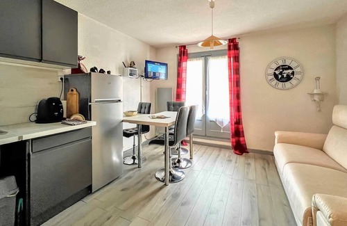 L'Esperou Apartment | In the southern foothills of the French Massif Central, the Cevennes, this compact vacation home wel