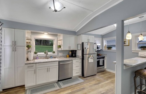 Petoskey House | In-town home 5-10 minute walk to: shopping/food/waterfront. See our reviews.