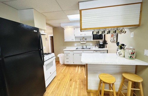 Red Lodge Cottage | In-Town Home, Hot Tub, Wifi & Minutes to Skiing