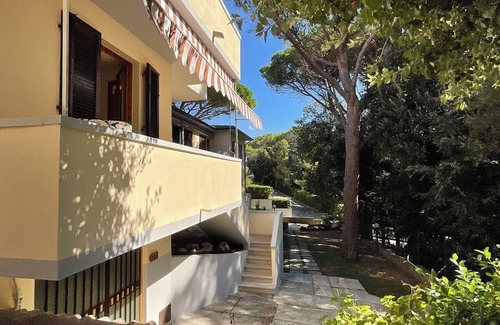 Castiglioncello Apartment | In Tuscany, at the seaside, close to art cities and wineries. Free parking
