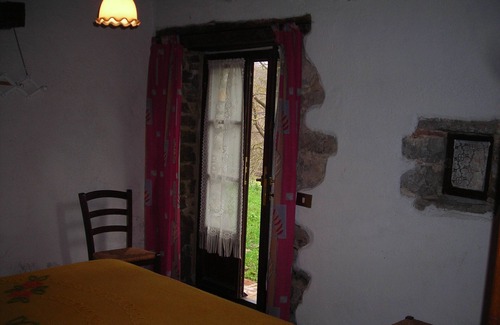 Montegabbione House | In typical farmhouse in the green with swimming pool, on the border with Tuscany and Lazio 2