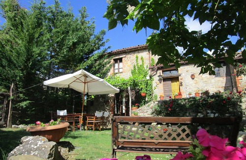 Montegabbione House | In typical farmhouse in the green with swimming pool, on the border with Tuscany and Lazio 2