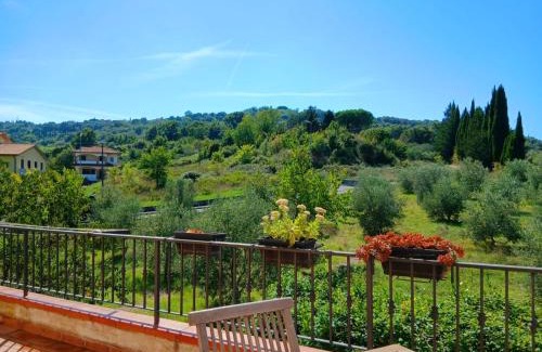 Massa Marittima Apartment | Incantevole appartamento, completo e confortevole con ampia terrazza privata e vista sulle colline Toscane, a pochi chilometri dal mare, vicino ai percorsi per bici della zona