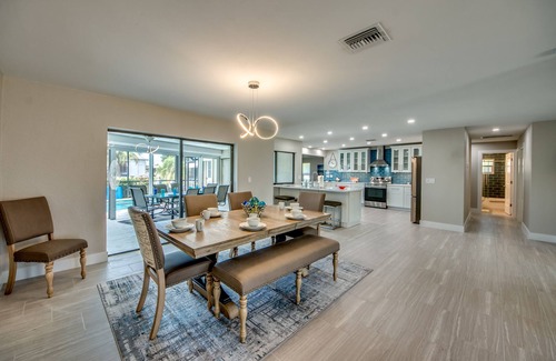 Pelican Villa | Incredible 4 BR/3 bath Villa with heated pool, kayaks, bikes, and fishing poles