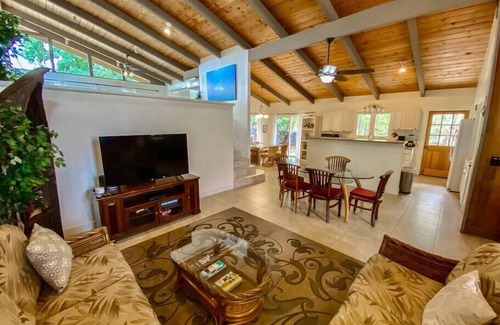 Keauhou House | Incredible 5br He'eia Bay Pool Home w/hot tub for 16!