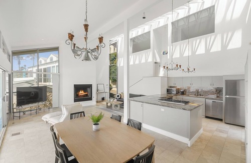 Western Malibu House | Incredible beach front house on very private beach