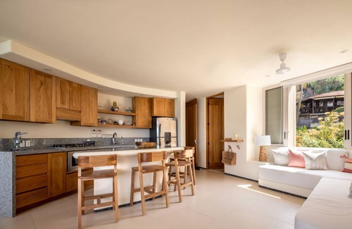 Ixtapa - Zihuatanejo Condo | Incredible Beachfront Villa with Pool 202