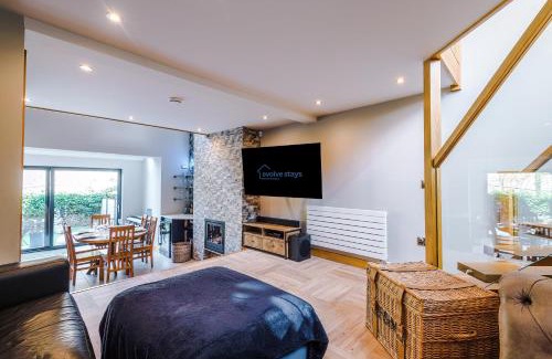 Shipley Apartment | Incredible Home Driveway Piano Workspace