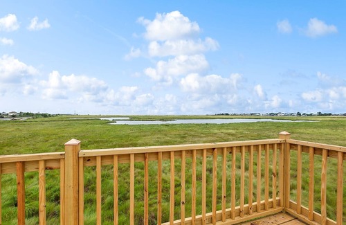 Slidell House | Incredible Lakefront home