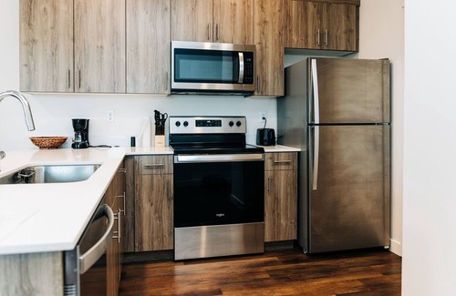 Logan Apartment | Incredible, Modern Apartment in Logan - All Yours