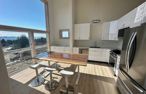 Homer House | Incredible views right in town for big groups, twin brand new houses