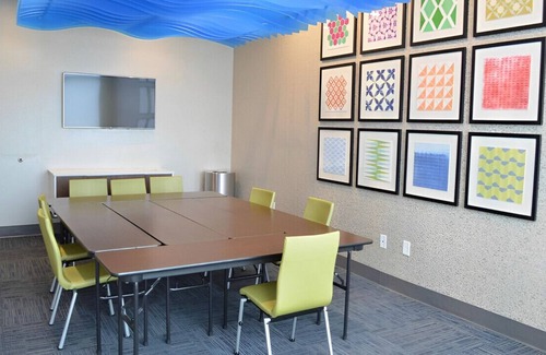 University Place House | Incredibly Cozy Suite for Groups!Free Breakfast